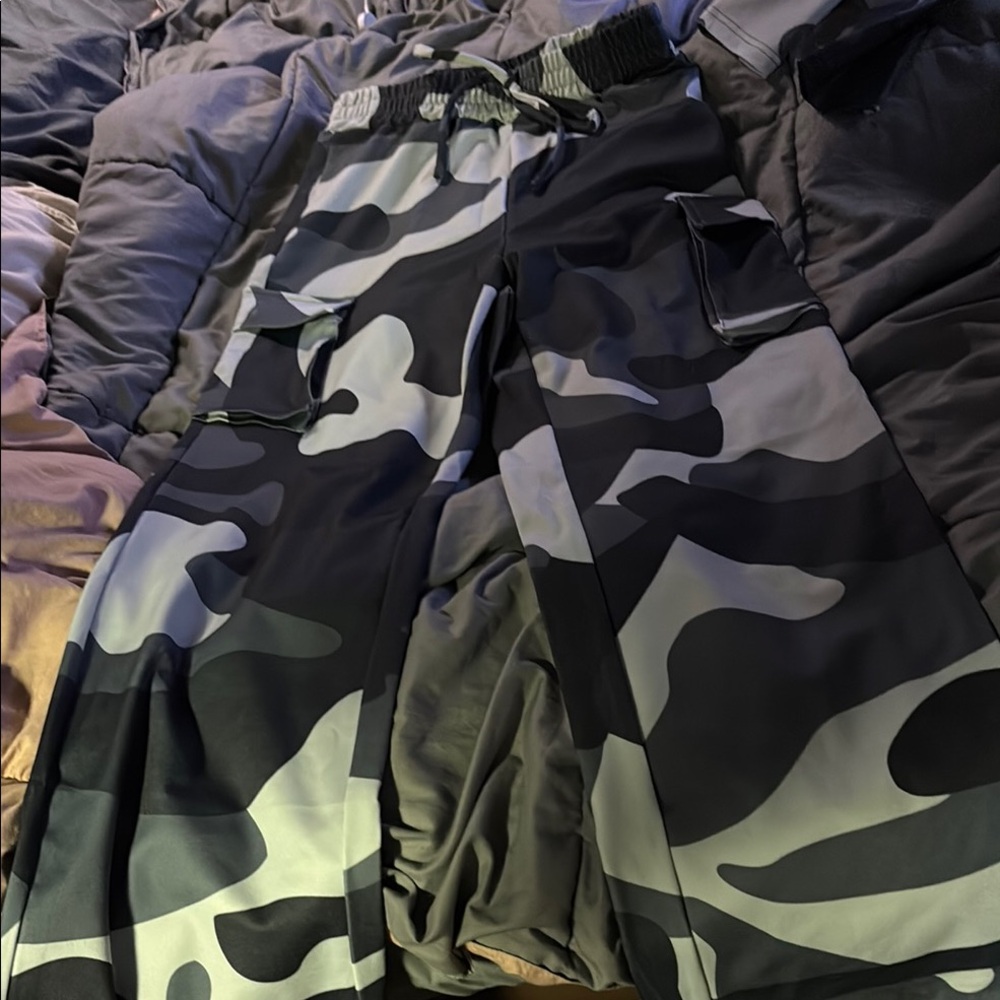Camouflage Two-Piece Camouflage Outfit